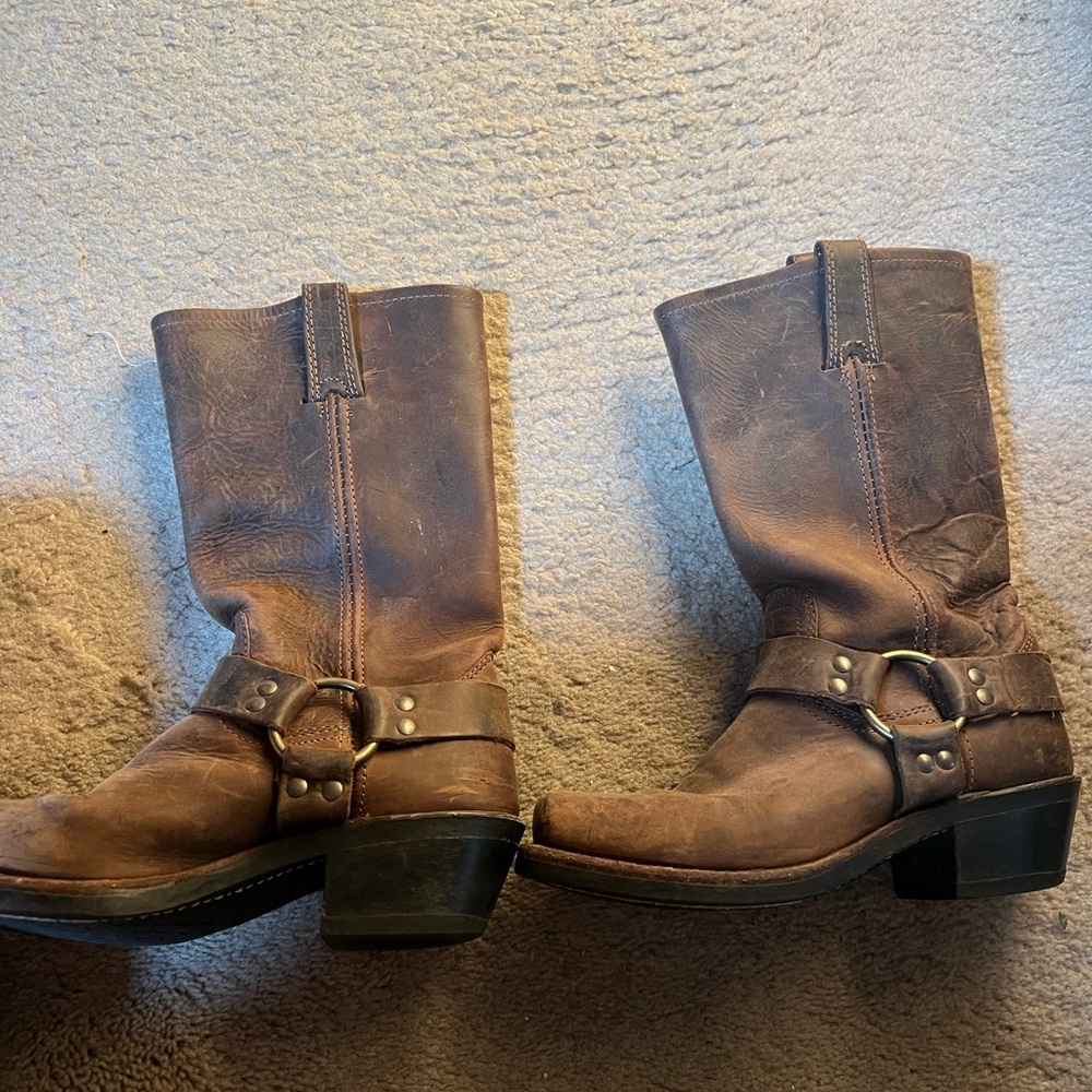 Frye rider boots. Haven’t wore on a long time. Still in good condition